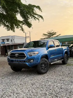 Toyota Tacoma SR5 2017 Blue