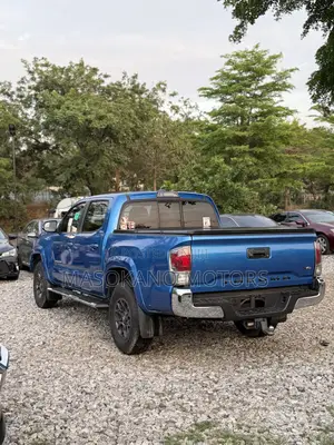 Toyota Tacoma SR5 2017 Blue