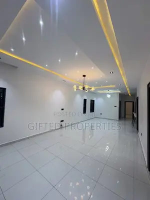 3bdrm Bungalow in Akwaka Off Sars Rd, Obio-Akpor for sale