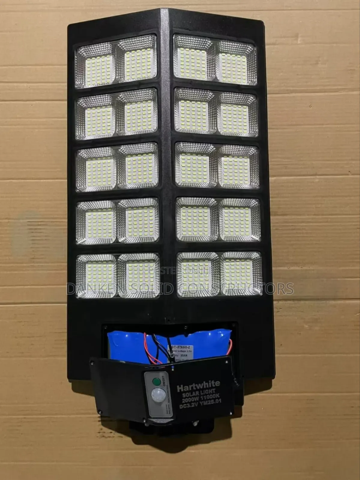 2000 Watts Solar Streetlights