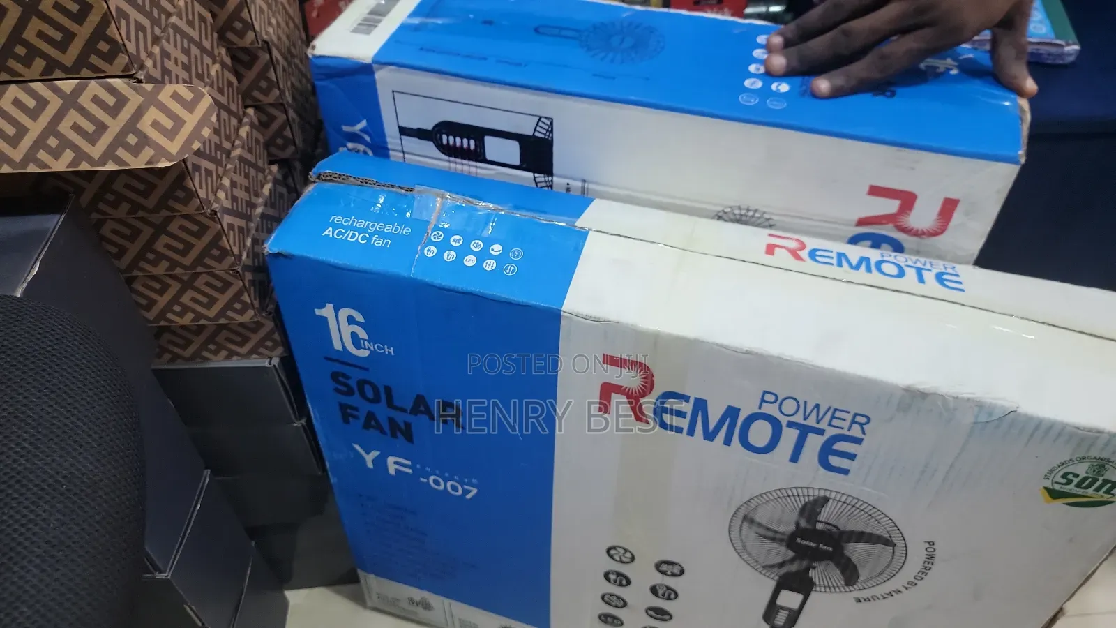 16-Inch Solar Fan With Bulb