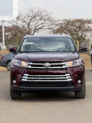 Toyota Highlander XLE 2019 Burgundy