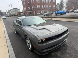 Dodge Challenger SXT RWD 2018 Gray