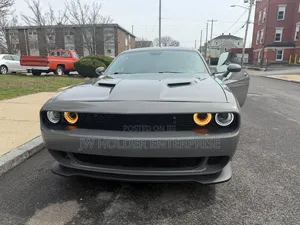 Dodge Challenger SXT RWD 2018 Gray