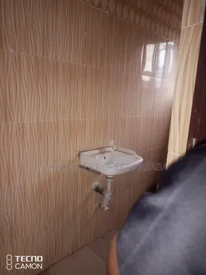 2bdrm Block of Flats in Airport View Estate, Oshimili North for rent