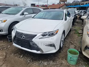 Lexus ES 350 FWD 2015 White