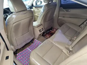 Lexus ES 350 FWD 2015 White
