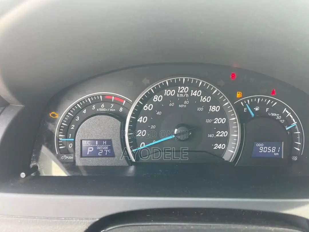 Toyota Camry 2012 Silver