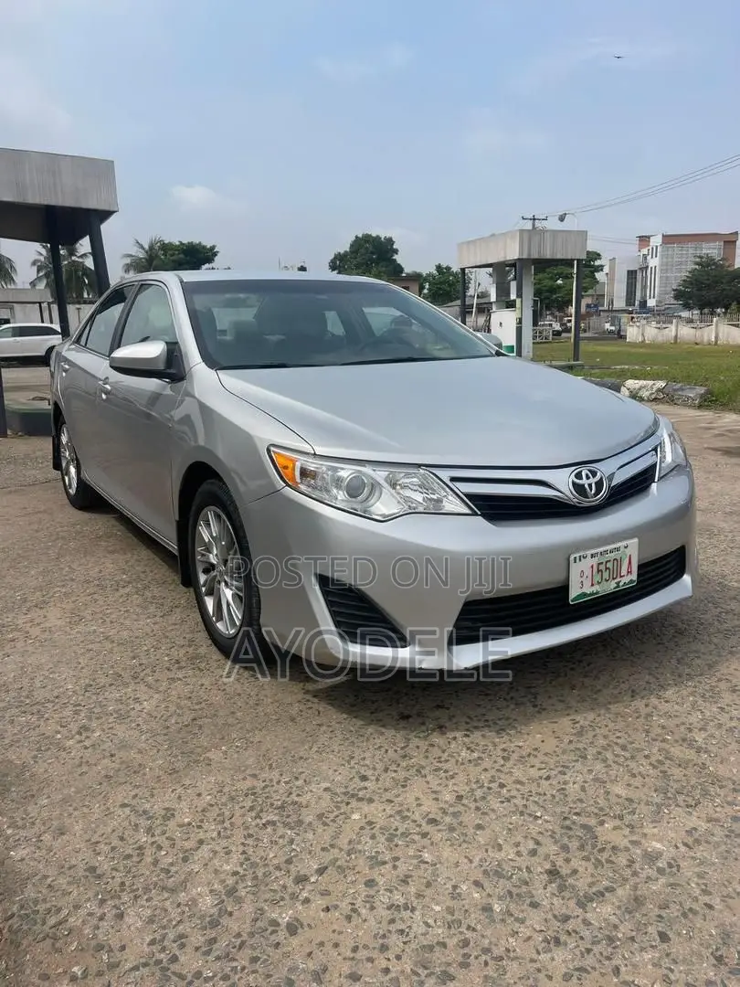 Toyota Camry 2012 Silver