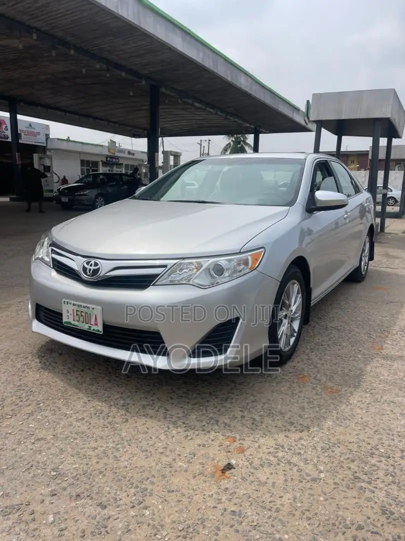 Toyota Camry 2012 Silver