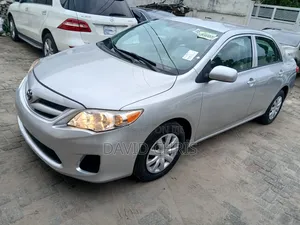Toyota Corolla LE 4dr Sedan (1.8L 4cyl 4A) 2013 Silver