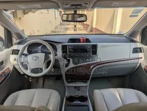 Toyota Sienna XLE 7 Passenger 2012