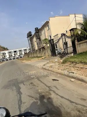 4bdrm Townhouse/Terrace in Corner Piece, Apo Resettlement for sale