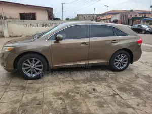 Toyota Venza LE 2010 Brown