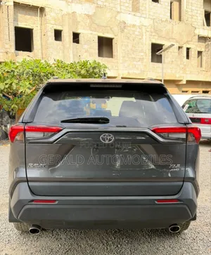 Toyota RAV4 XLE Premium 2021 Gray