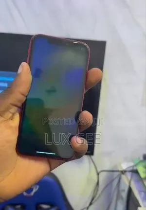 Apple iPhone 11 64 GB Red