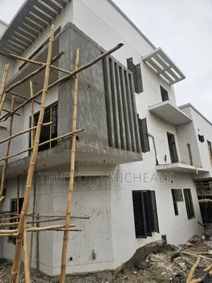 6bdrm Mansion in Wuse for sale