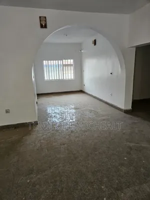 3bdrm Apartment in Wuse 2 for rent