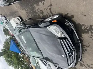 Mercedes-Benz C300 2011 Black