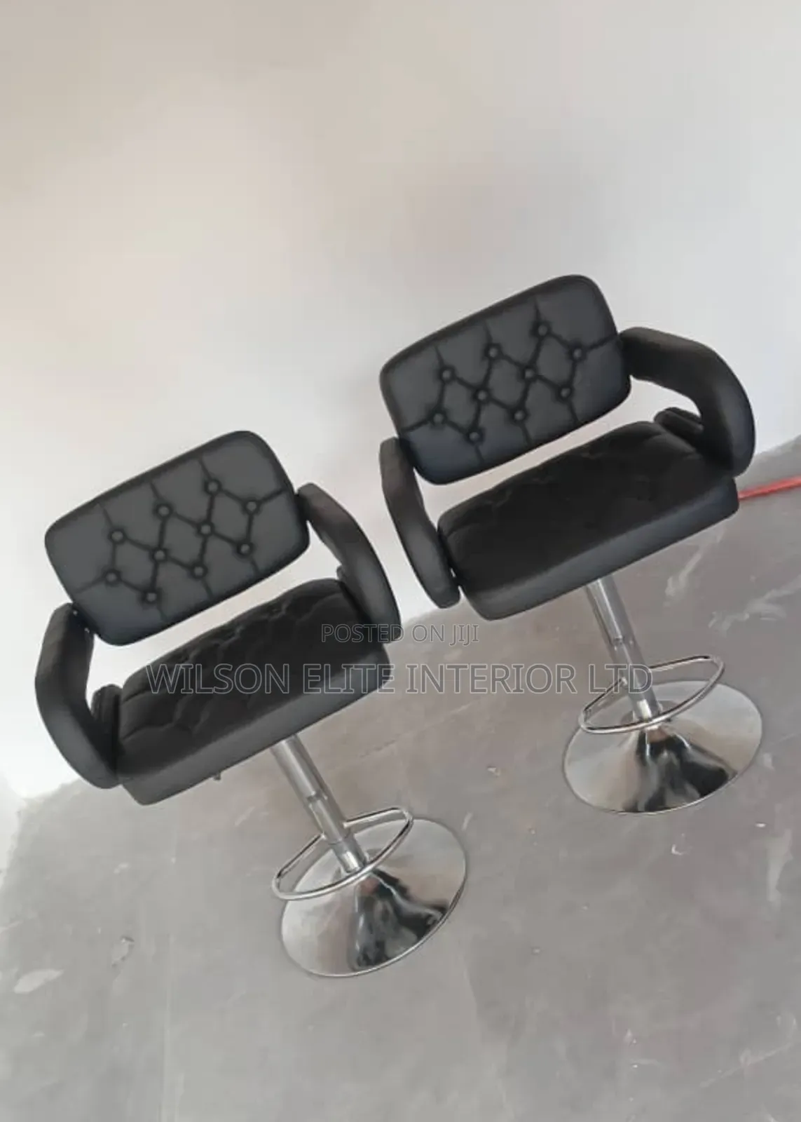 Adjustable Height Executive Salon Chair