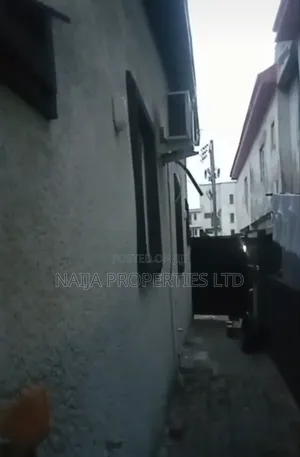 3bdrm Bungalow in Ikota Sch for rent