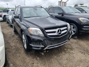 Mercedes-Benz GLK-Class Base GLK 350 4dr AWD 4MATIC (3.5L 6cyl 7A) 2015