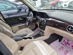 Mercedes-Benz GLK-Class Base GLK 350 4dr AWD 4MATIC (3.5L 6cyl 7A) 2015