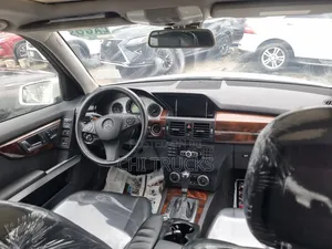 Mercedes-Benz GLK-Class 350 4MATIC 2011 White