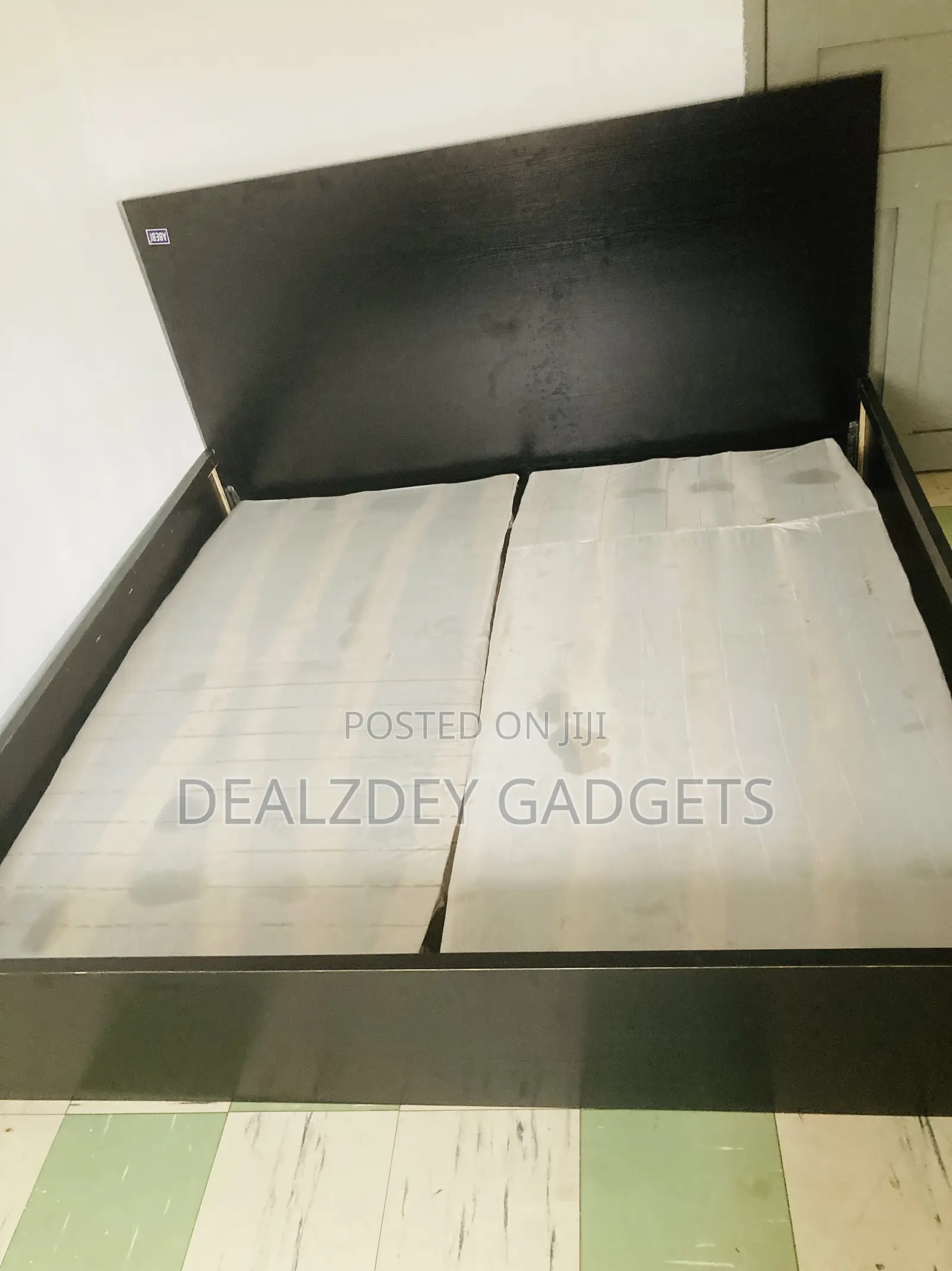 6x6 Bed Frame (Black)