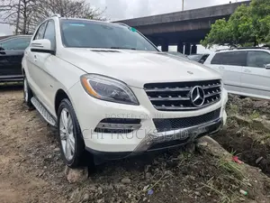 Mercedes-Benz M Class ML350 4MATIC 4dr SUV AWD (3.5L 6cyl 7A) 2015