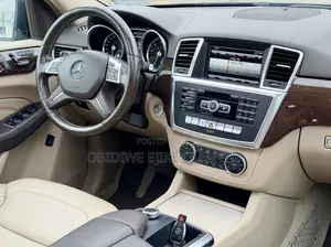 Mercedes-Benz M Class ML350 4dr SUV (3.5L 6cyl 7A) 2014 Gray