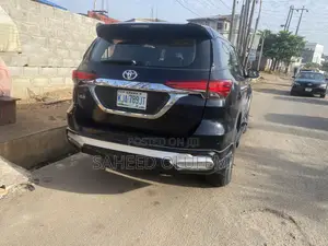 Toyota Fortuner 2019 Black