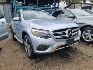 Mercedes-Benz GLC-Class 2019 Blue