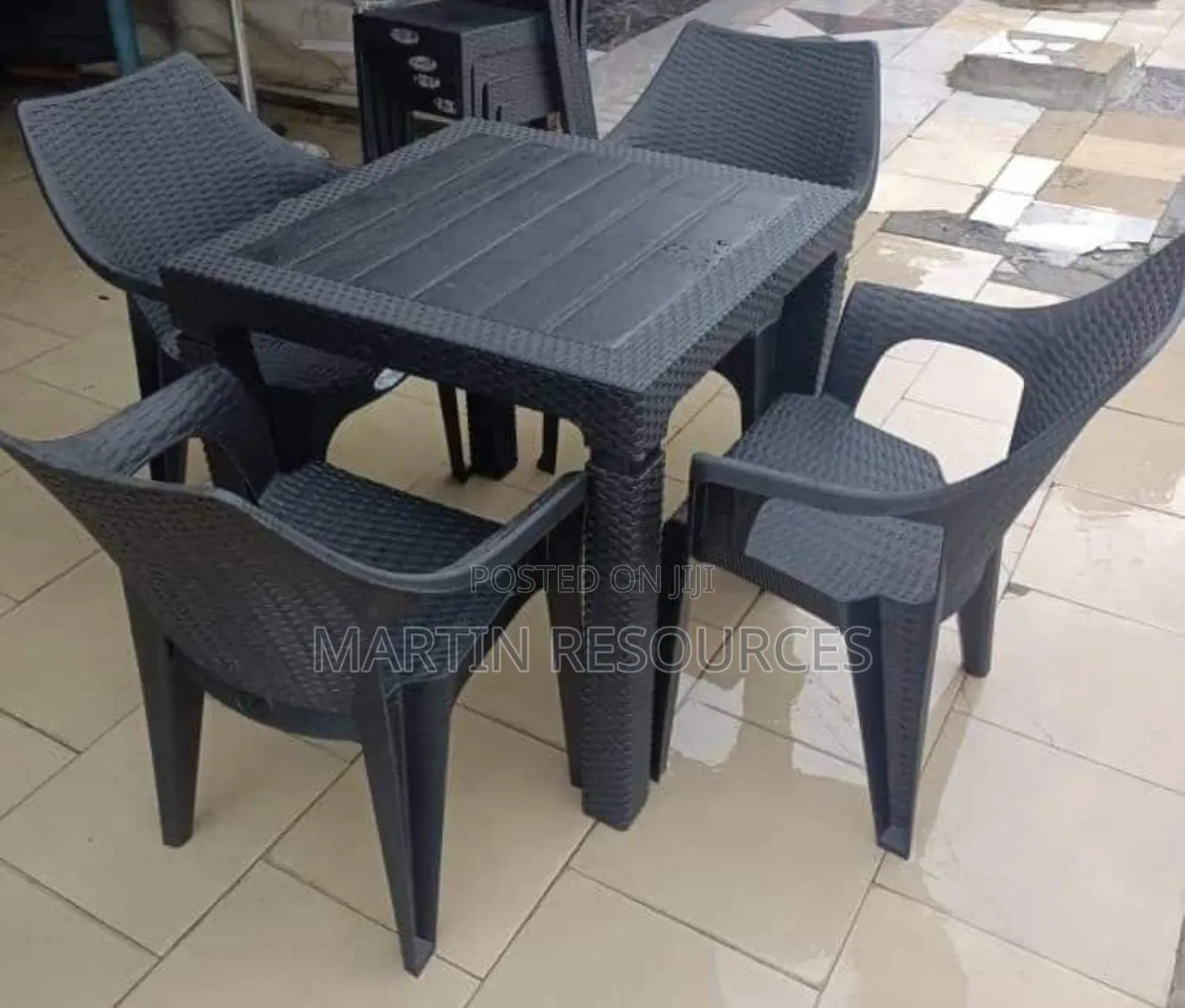 Outdoor Plastic Restaurant Table and Chairs