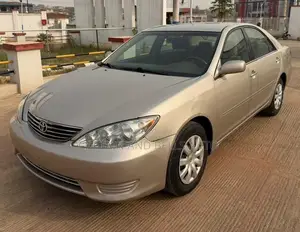 Toyota Camry LE 4dr Sedan (2.4L 4cyl 5A) 2006 Gold