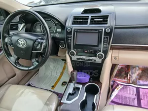 Toyota Camry XLE 4dr Sedan (2.5L 4cyl 6A) 2012 Green