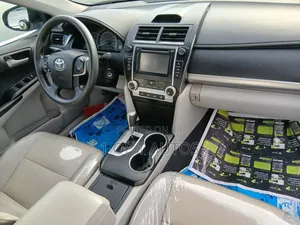 Toyota Camry LE 4dr Sedan w/Prod. End 11/13 (2.5L 4cyl 6A) 2014 Silver