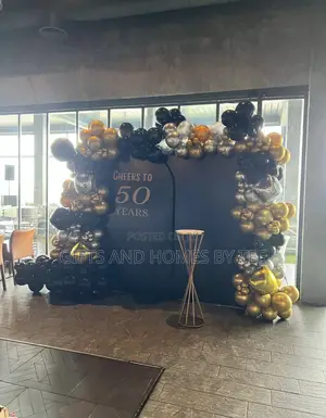 Exotic Birthday Decor