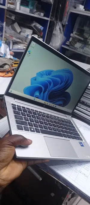 Laptop HP EliteBook 830 G8 16GB Intel Core i7 SSD 512GB