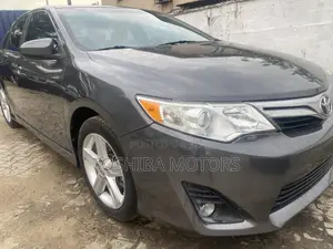 Toyota Camry SE Sport 4dr Sedan (2.5L 4cyl 6A) 2014 Gray