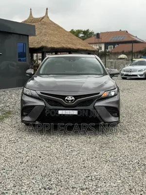 Toyota Camry SE 2023 Gray