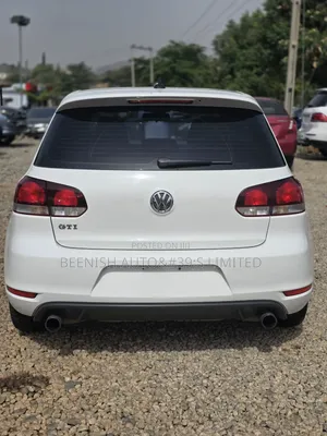 Volkswagen Golf 2012 Off white