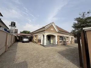 5bdrm Bungalow in Life Camp for sale