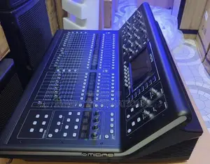 Midas M32 Digital Mixer