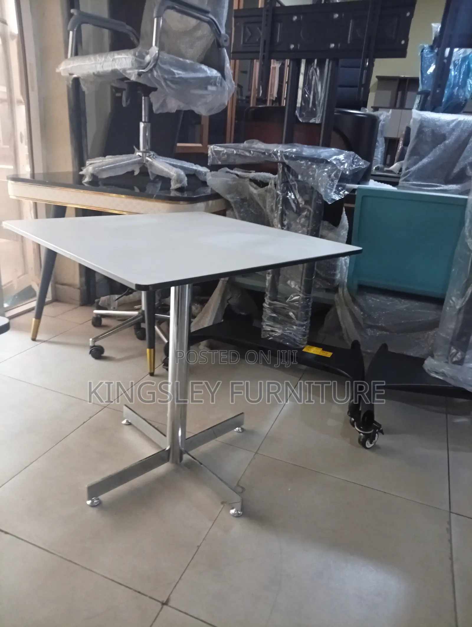 4 Sitter Coffee Marble Table