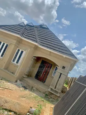 4bdrm Bungalow in Akala Express for sale