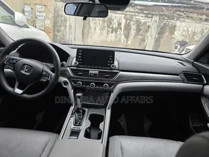 Honda Accord Sport (2.0L 4cyl Turbo 6M) 2019 Gray