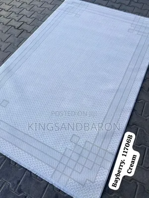 5×7fts White/Cream Turkey Center Rug (7×10)