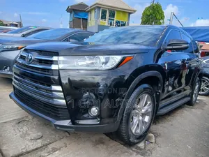 Toyota Highlander XLE 4x4 V6 (3.5L 6cyl 8A) 2017 Black