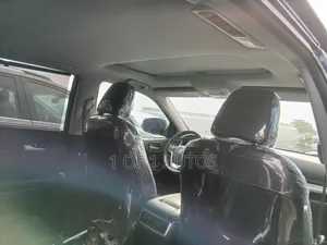 Toyota Highlander XLE 4x4 V6 (3.5L 6cyl 8A) 2017 Black